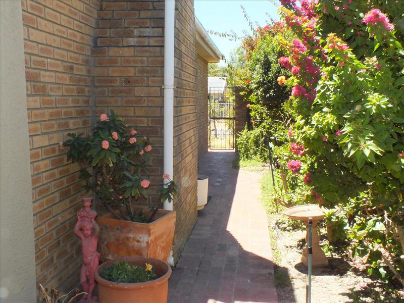 4 Bedroom Property for Sale in Welway Park Western Cape